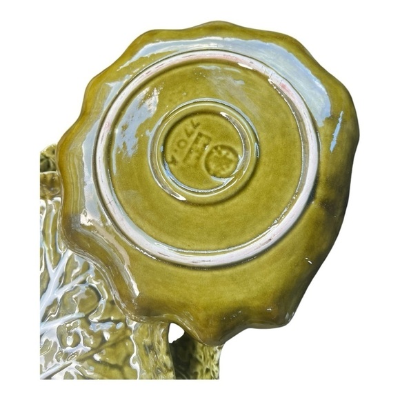 Three (3) Bordallo Pinheiro (Portugal) 'Cabbage' Salad Plate Olive - Vintage - Picture 5 of 5